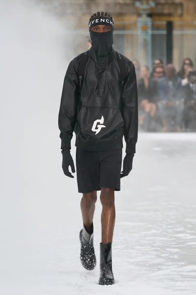 Look 22